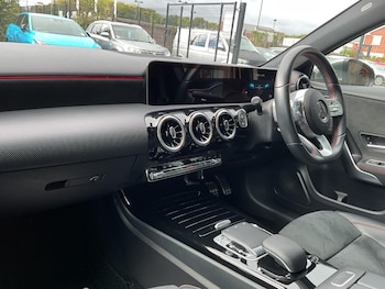 Used Mercedes-Benz A-Class 2018 for sale - 76247531: Photo 2