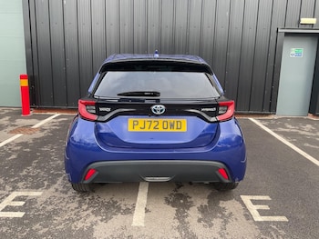 Used Toyota Yaris 2023 for sale - 76360903: Photo