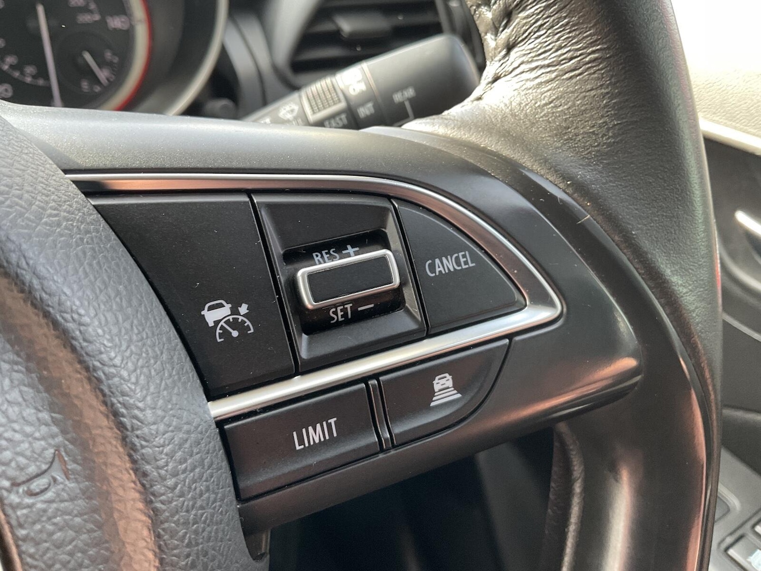 Used Suzuki Swift 2022 for sale - 76399366: Photo 15