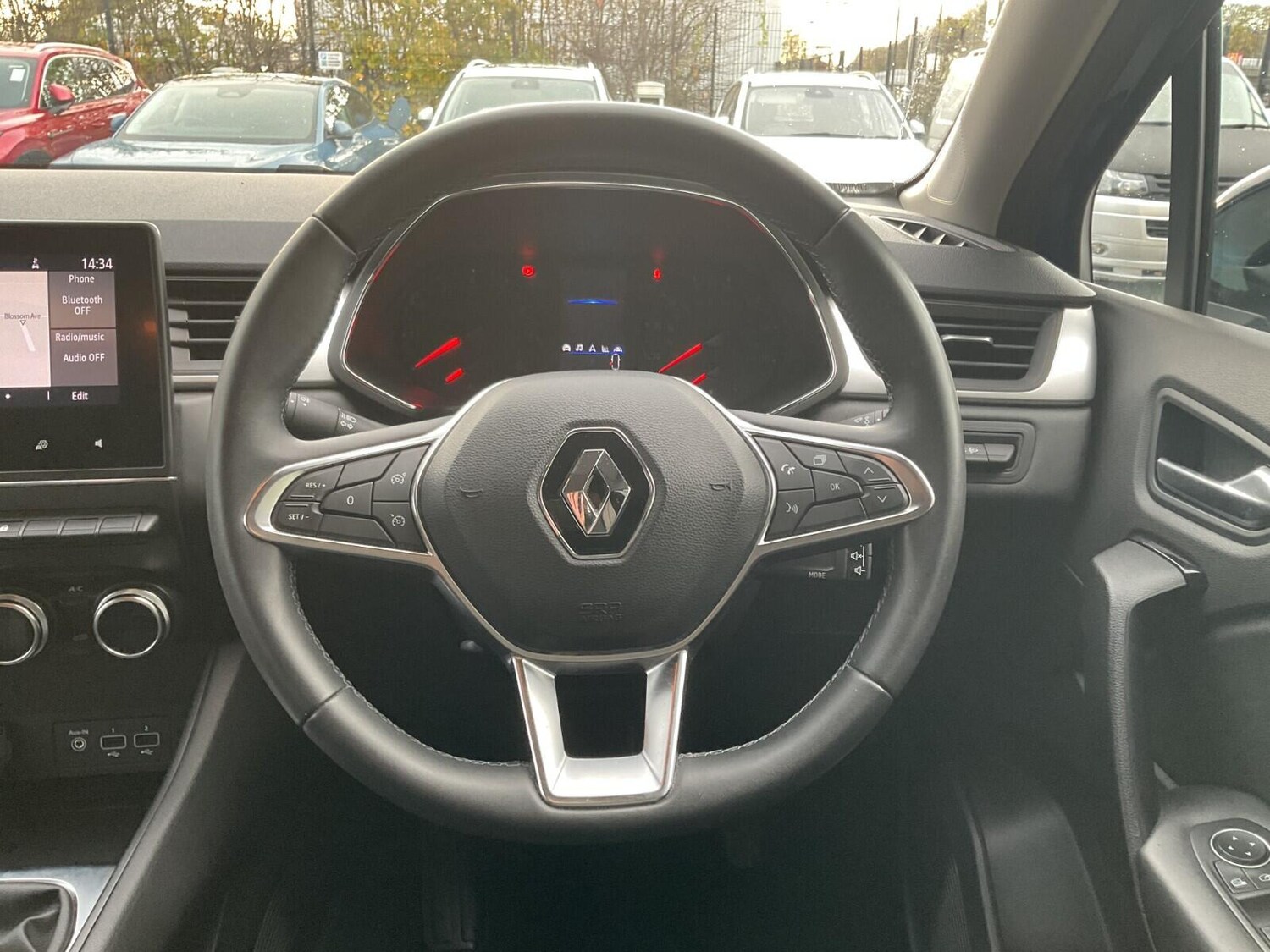 Used Renault Captur 2020 for sale - 76499798: Photo 30