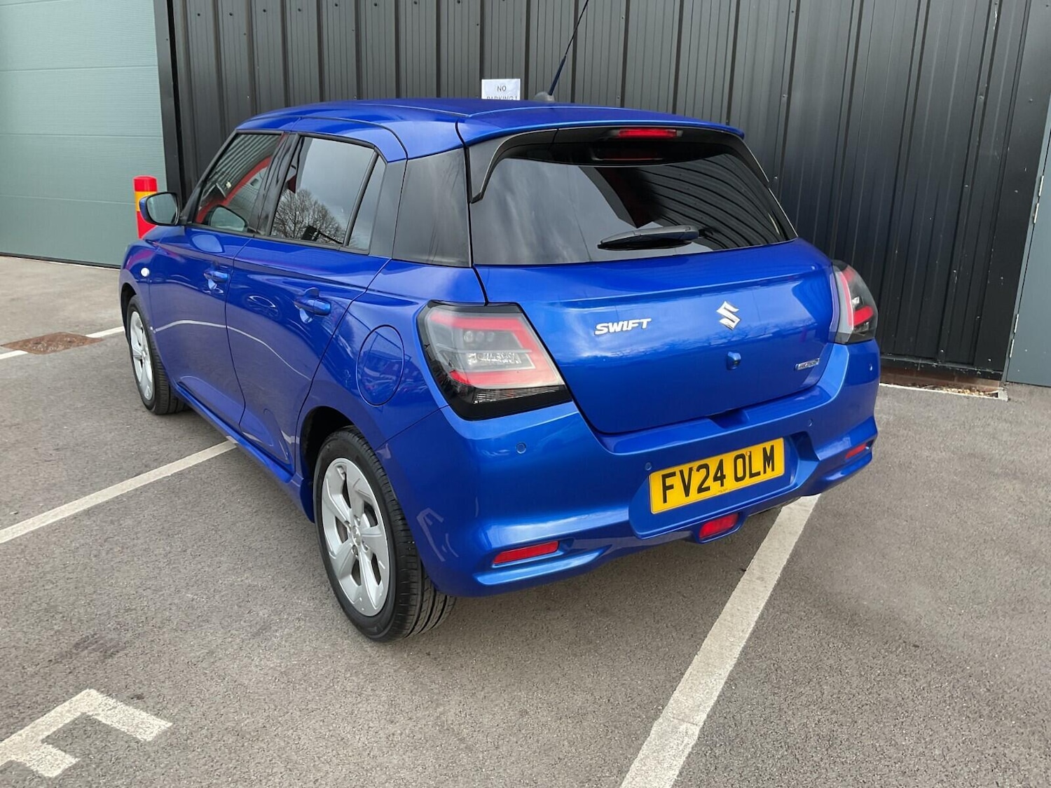 Used Suzuki Swift 2024 for sale - 76752606: Photo 3