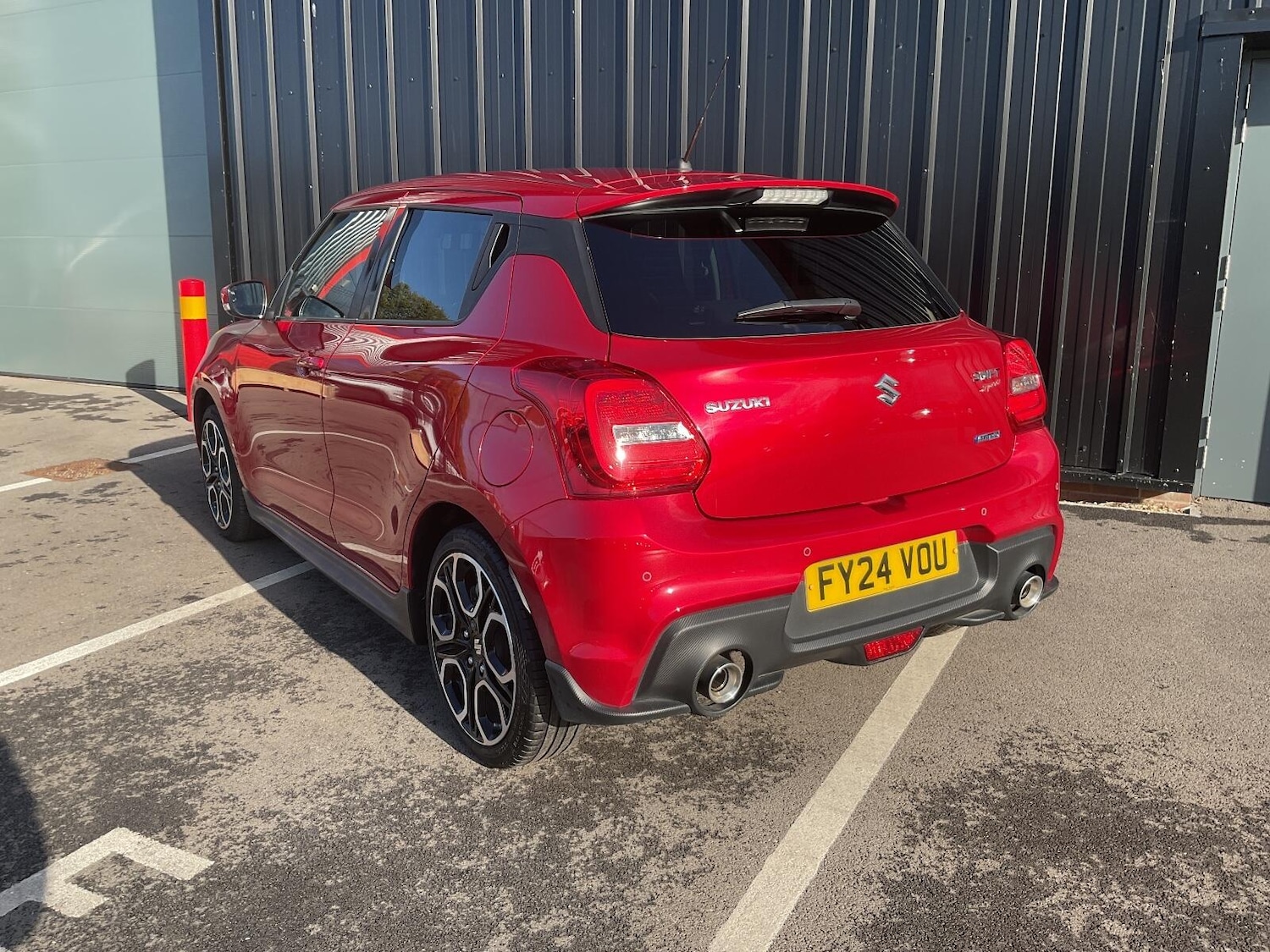 Used Suzuki Swift 2024 for sale - 76370413: Photo 3