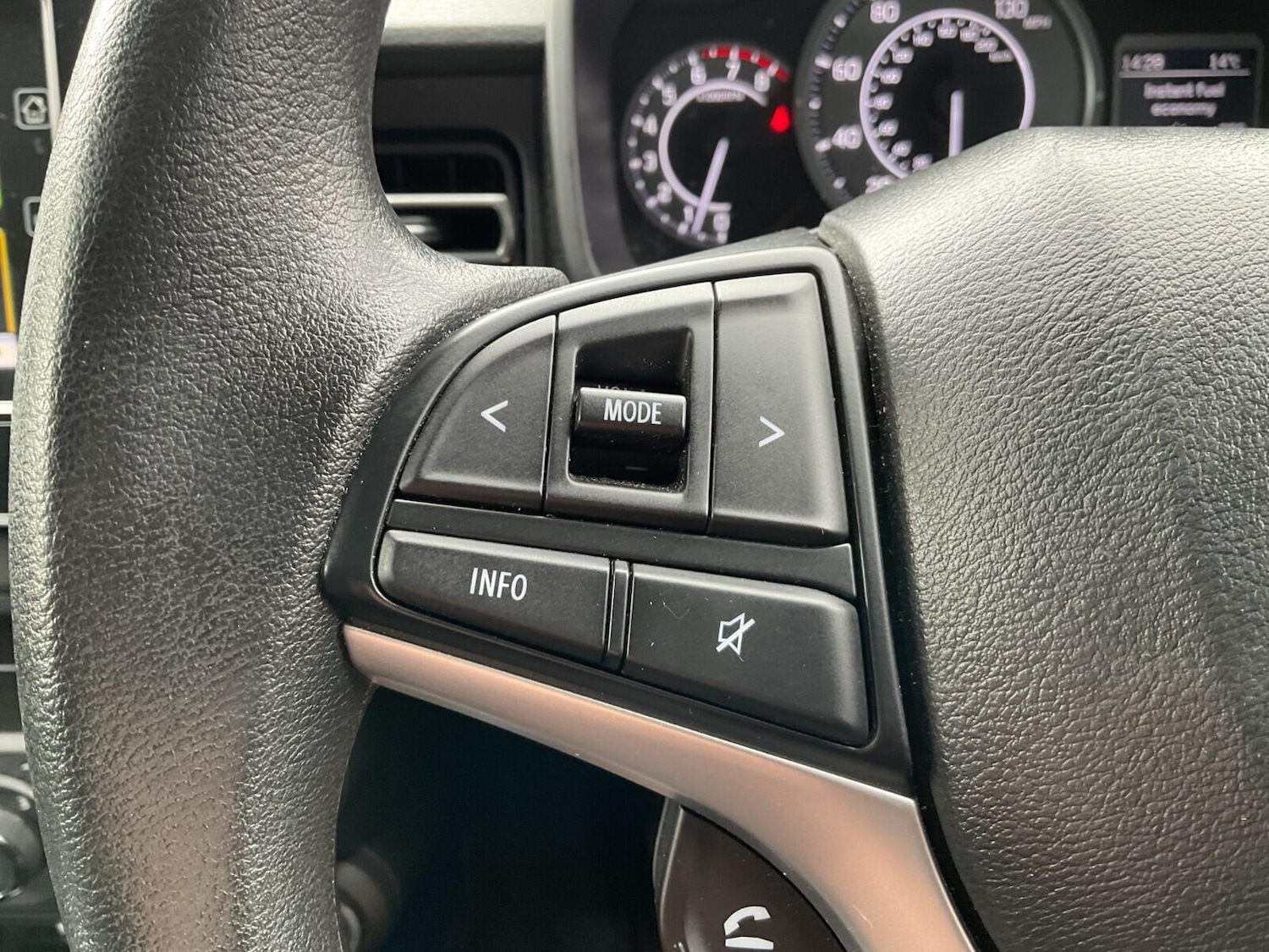 Used Suzuki Ignis 2023 for sale - 76013121: Photo 10