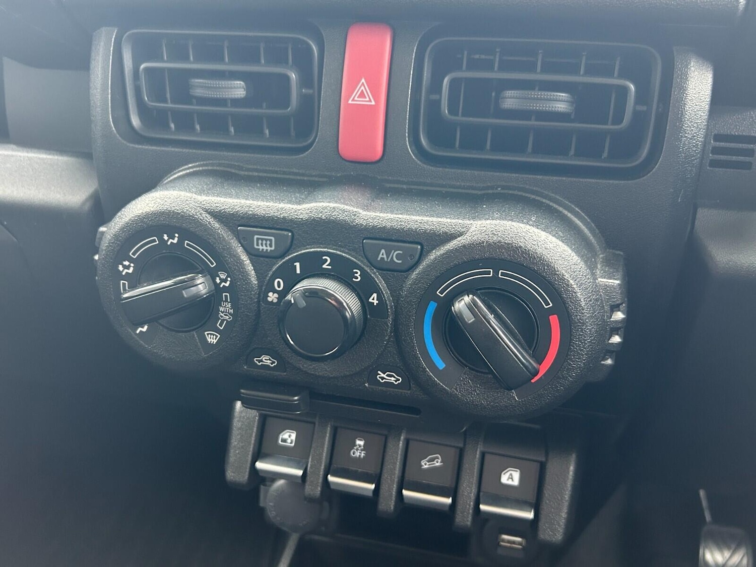 Used Suzuki Jimny 2024 for sale - 76306915: Photo 28