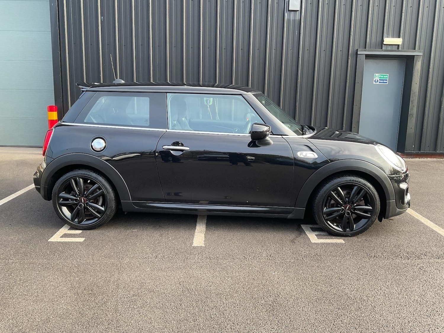 Used MINI Hatch 2019 for sale - 76446828: Photo 5