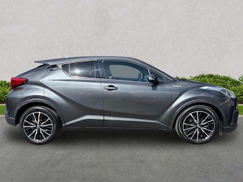 Used Toyota C-HR 2017 for sale - 78614619: Photo