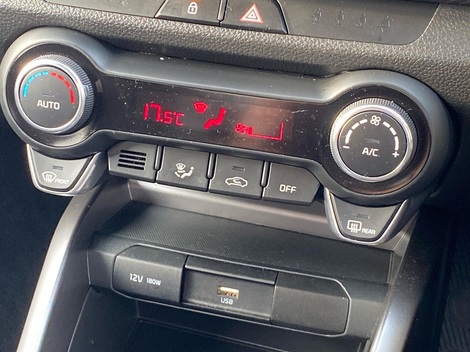 Used Kia Stonic 2024 for sale - 78195726: Photo 12