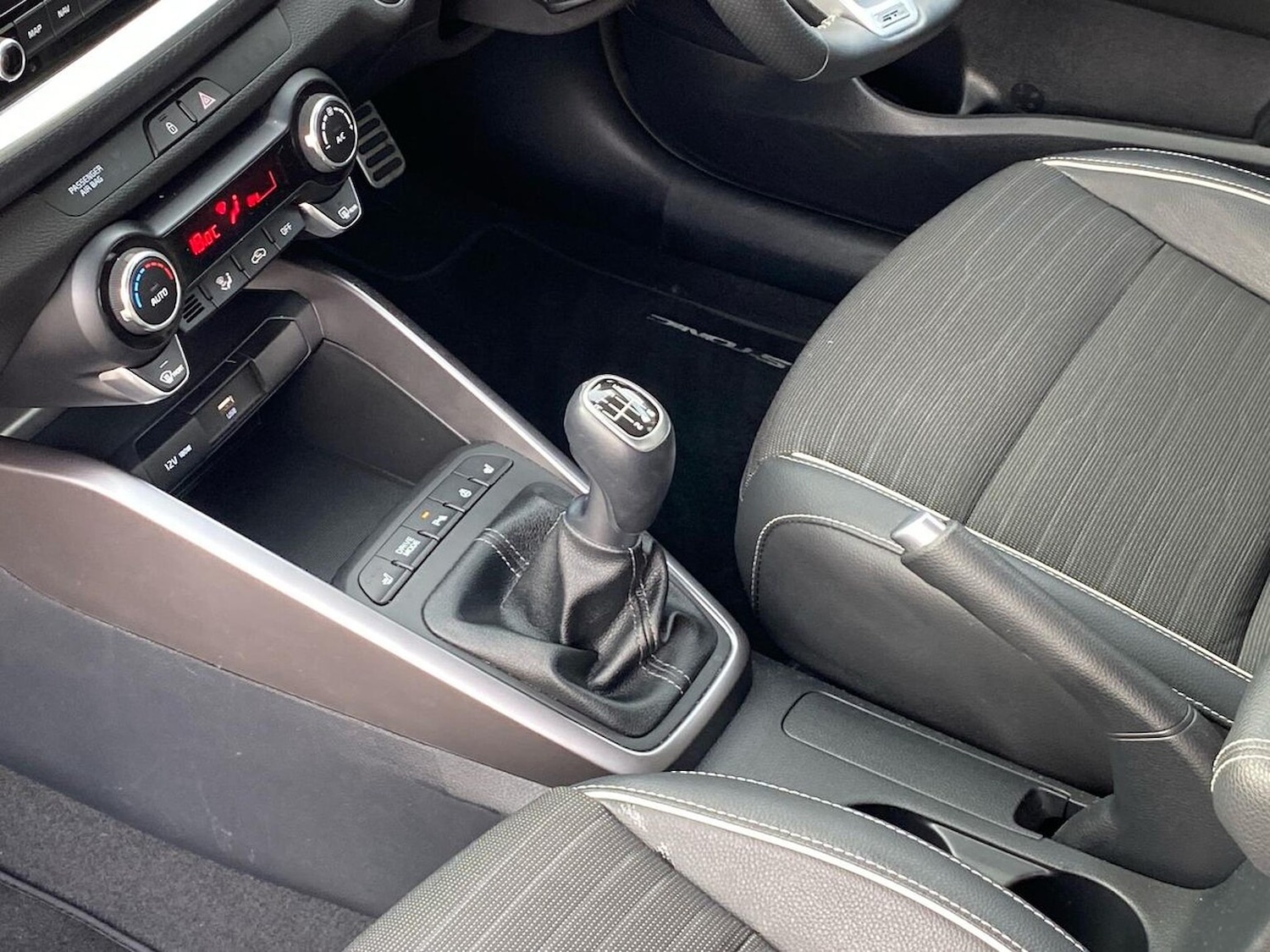 Used Kia Stonic 2024 for sale - 78195726: Photo 13