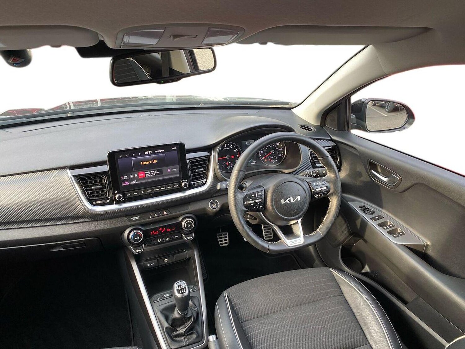 Used Kia Stonic 2024 for sale - 78195726: Photo 15