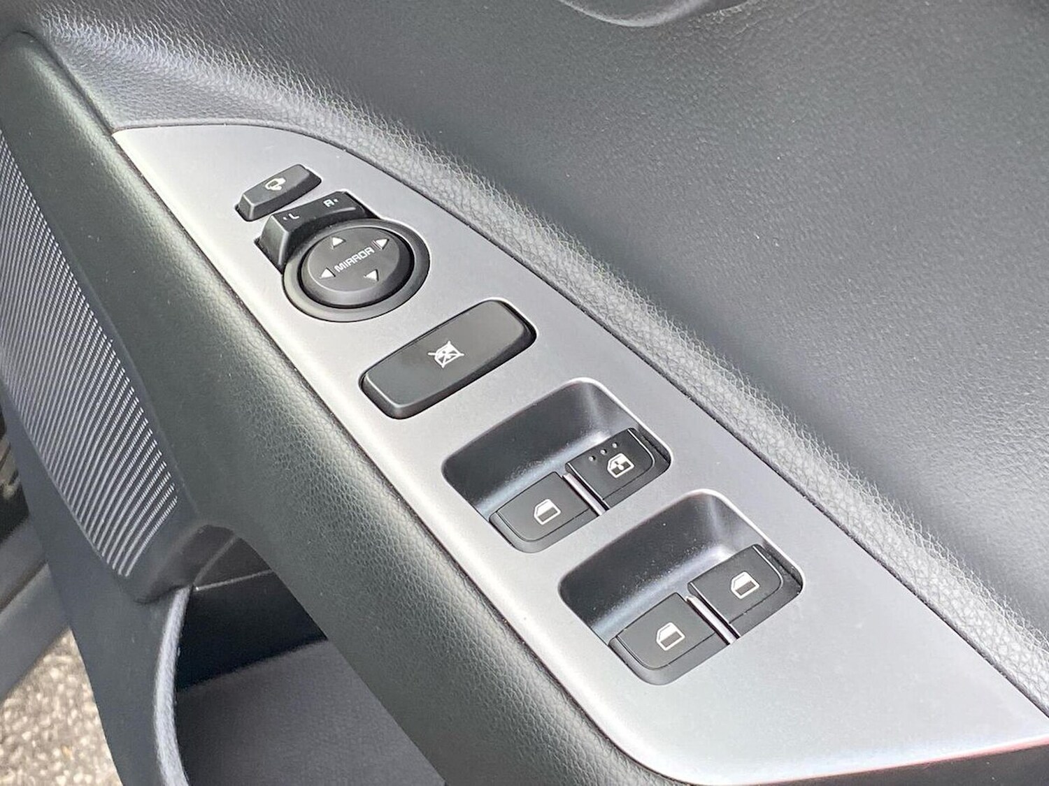 Used Kia Stonic 2024 for sale - 78195726: Photo 21