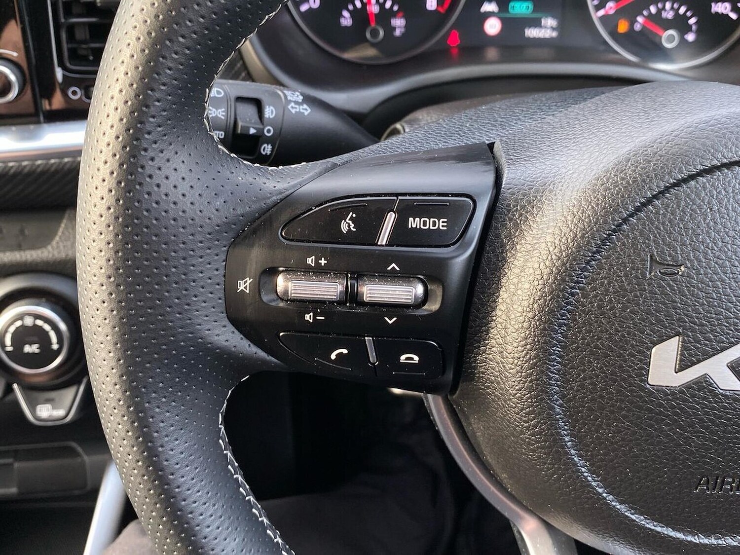 Used Kia Stonic 2024 for sale - 78195726: Photo 26