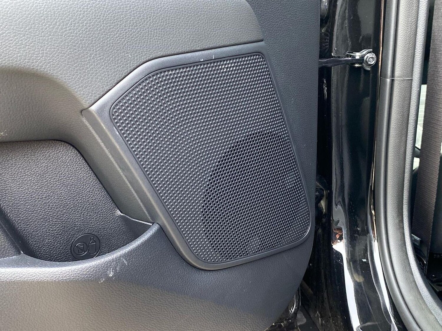 Used Kia Stonic 2024 for sale - 78195726: Photo 30