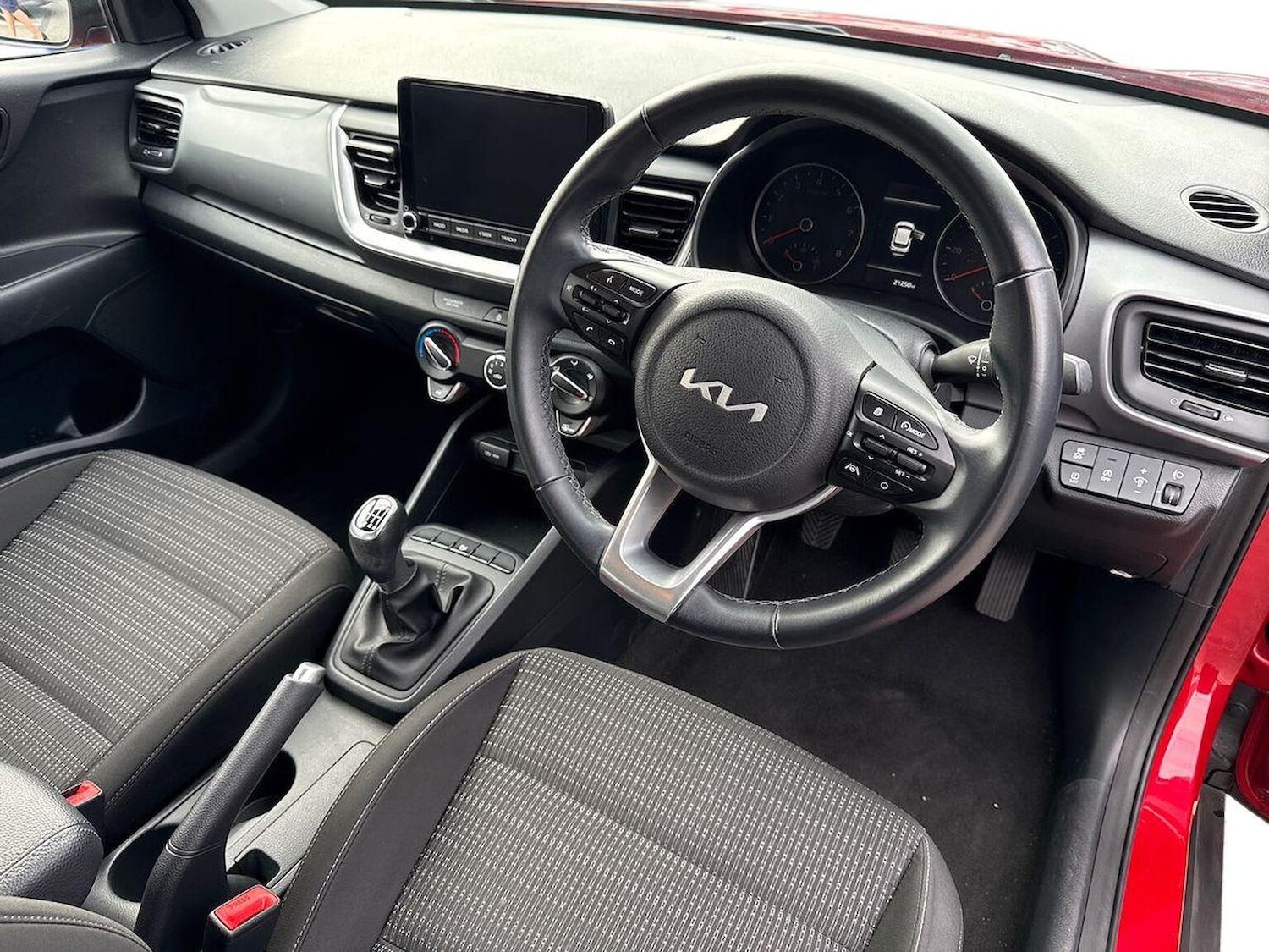 Used Kia Stonic 2023 for sale - 76666181: Photo 15