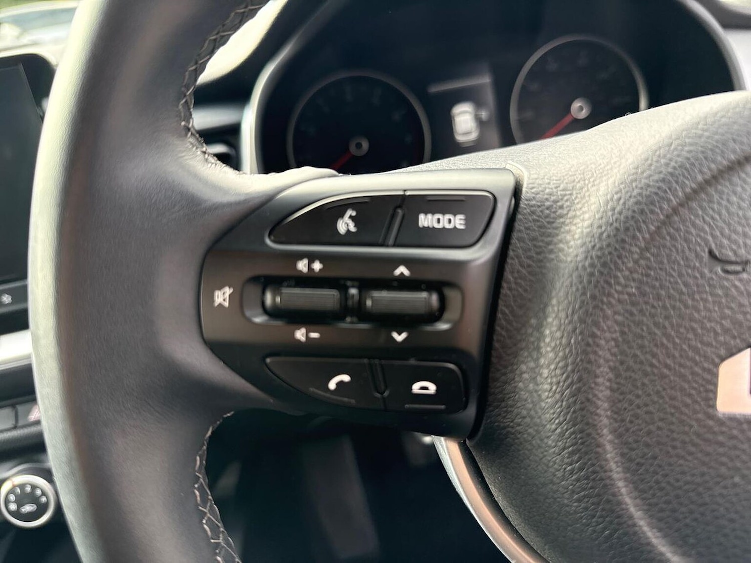 Used Kia Stonic 2023 for sale - 76666181: Photo 25