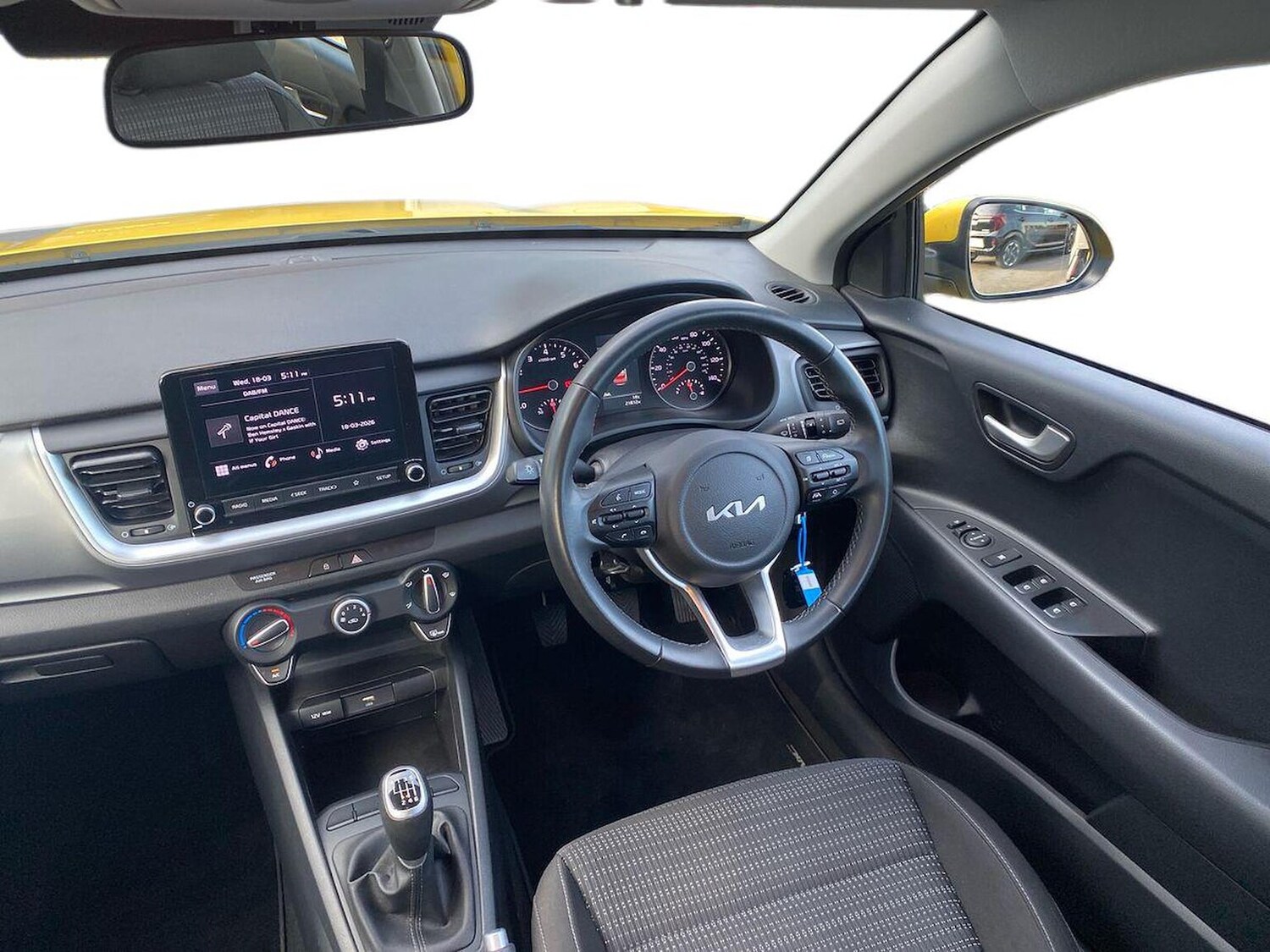 Used Kia Stonic 2023 for sale - 78195855: Photo 15