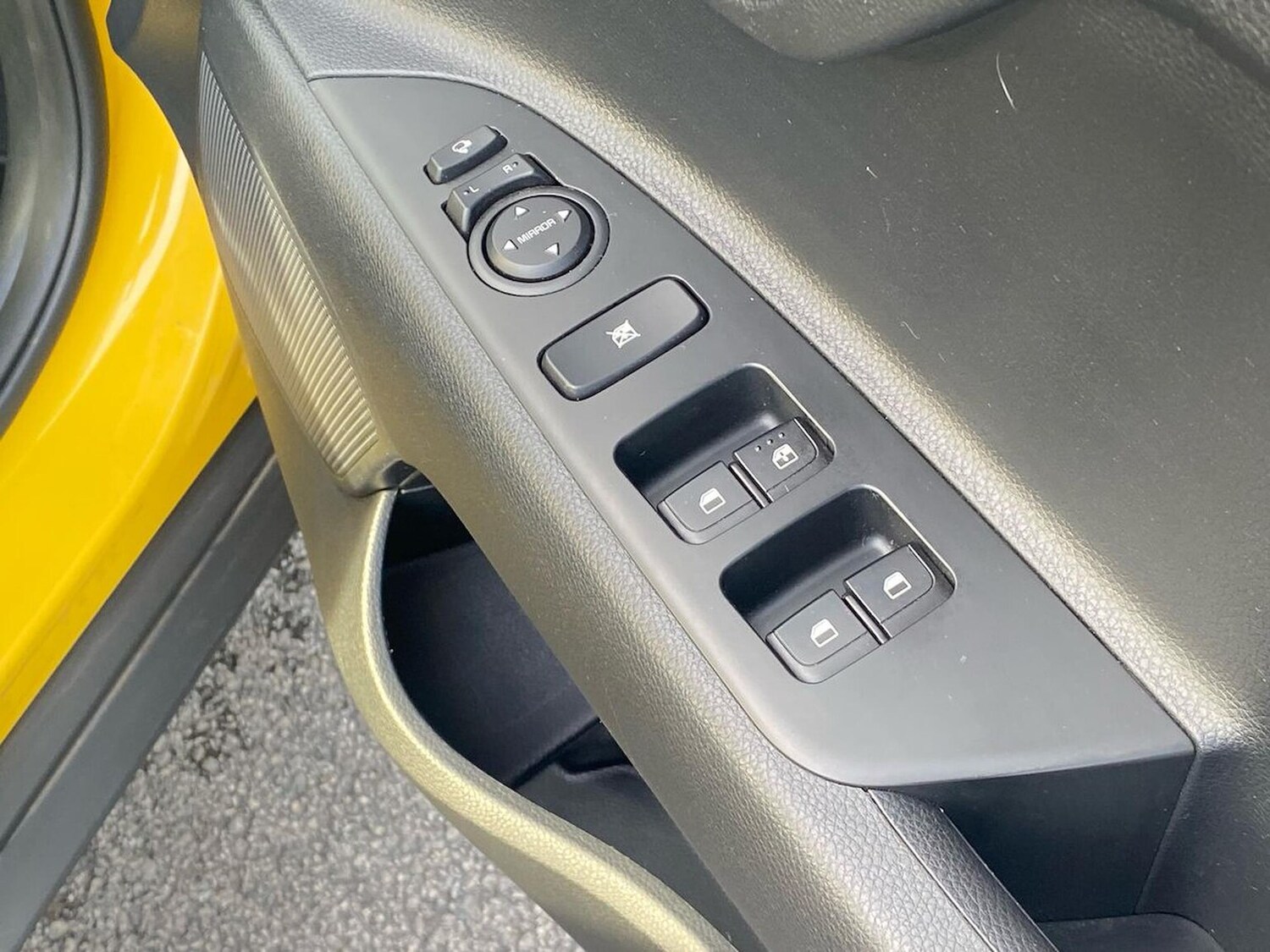 Used Kia Stonic 2023 for sale - 78195855: Photo 21