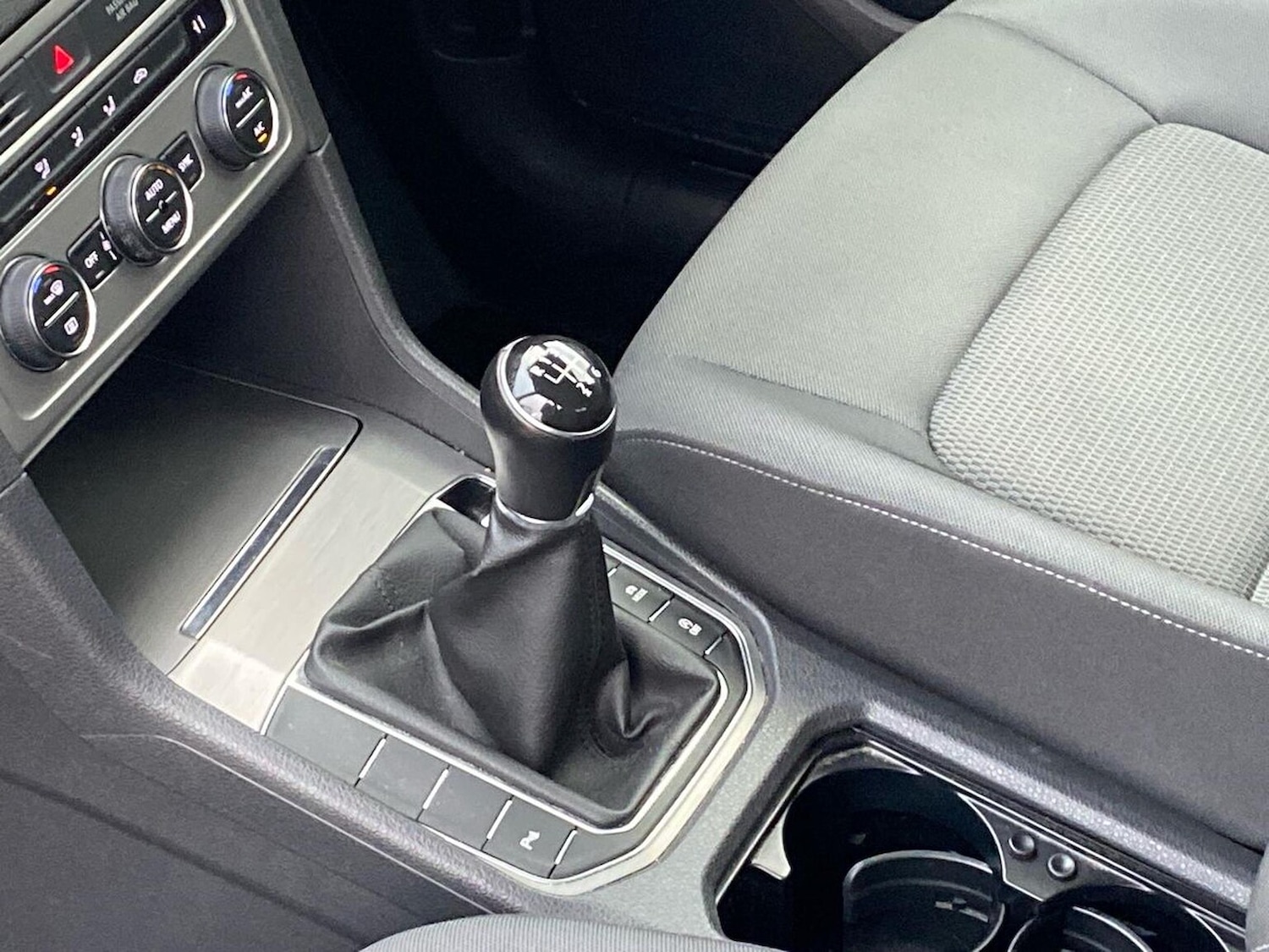 Used Volkswagen Golf SV 2015 for sale - 77028072: Photo 13