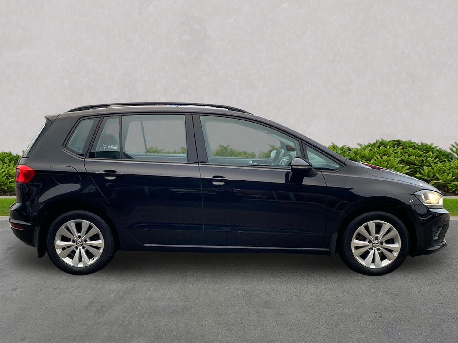 Used Volkswagen Golf SV 2015 for sale - 77028072: Photo 3