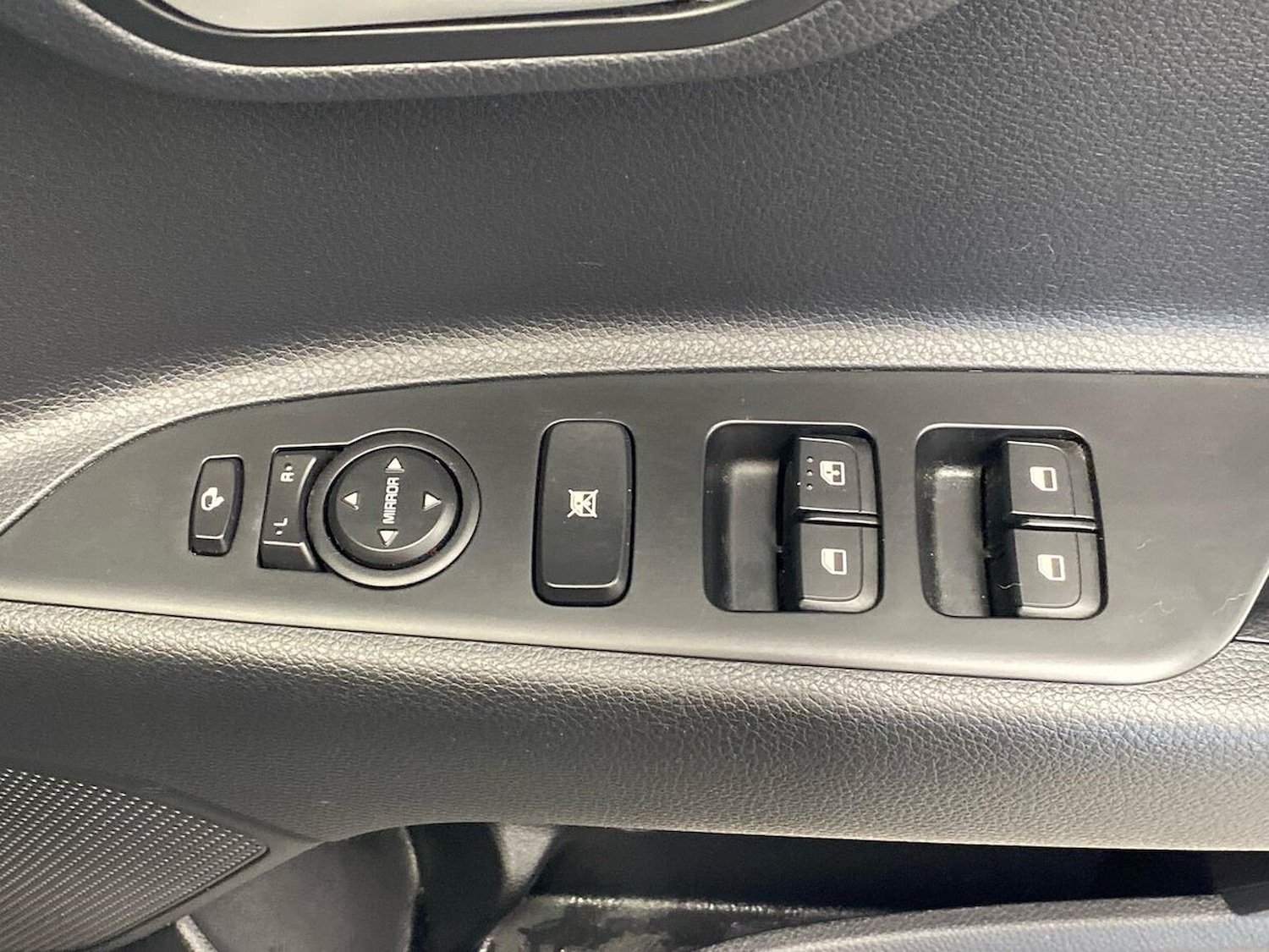 Used Kia Stonic 2021 for sale - 76892177: Photo 21