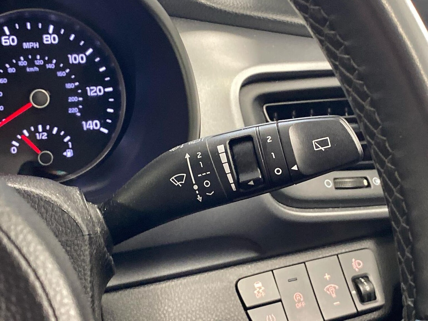 Used Kia Stonic 2021 for sale - 76892177: Photo 25