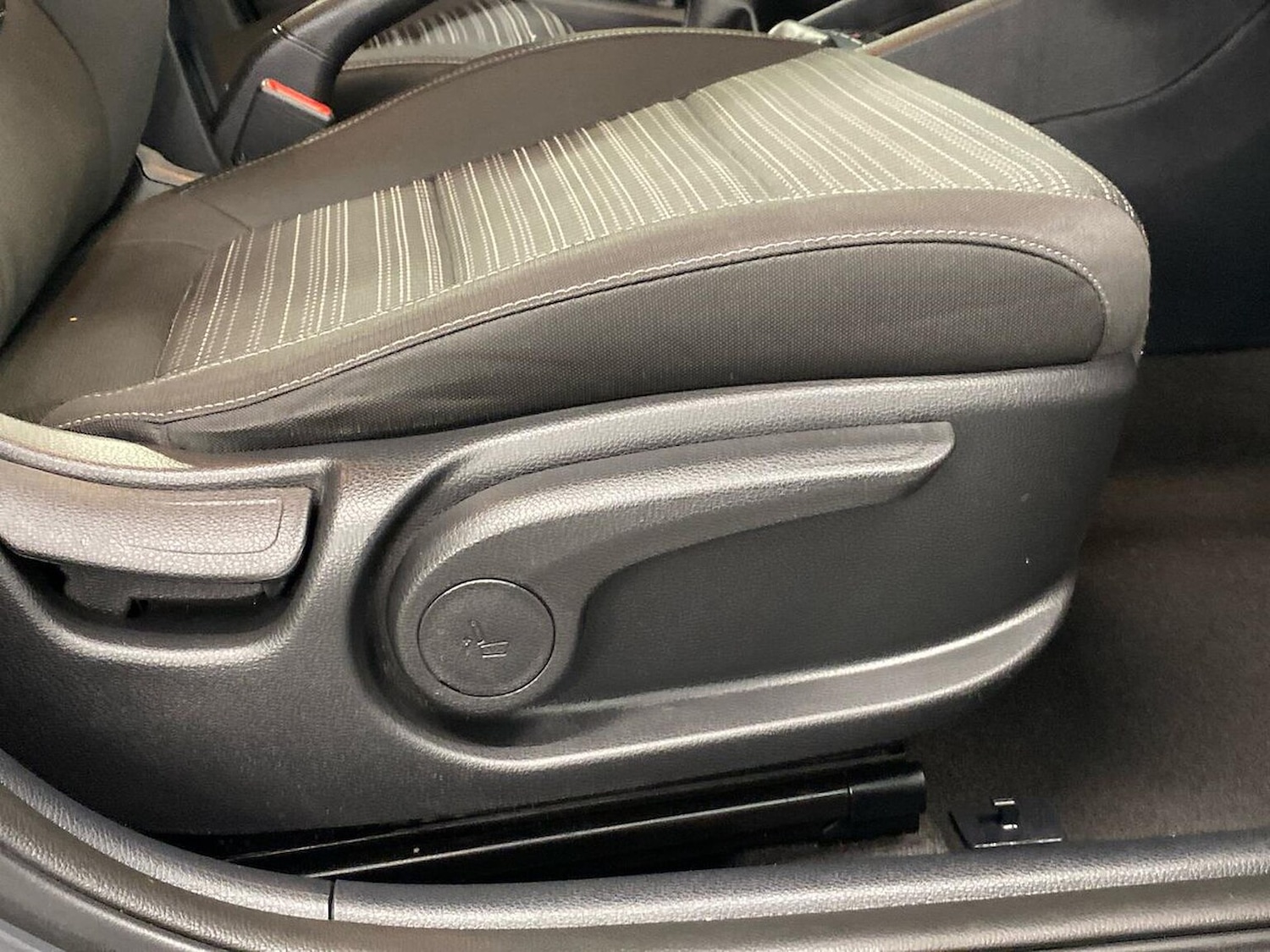 Used Kia Stonic 2021 for sale - 76892177: Photo 27