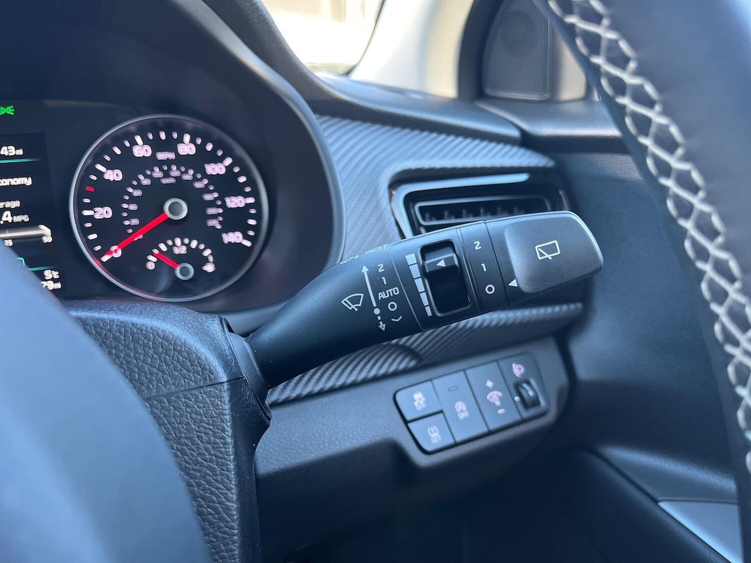 Used Kia Stonic 2024 for sale - 76627907: Photo 27