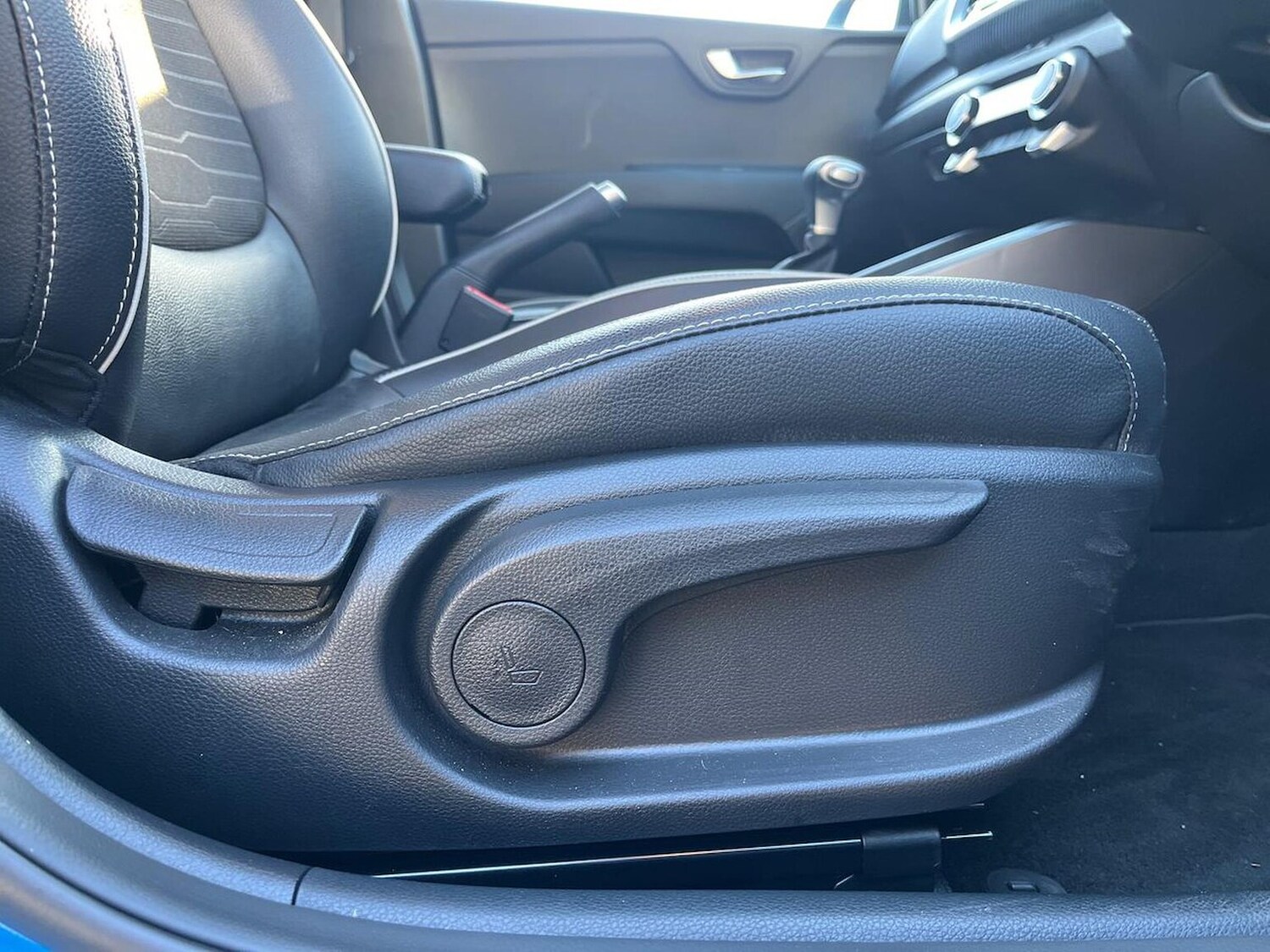 Used Kia Stonic 2024 for sale - 76627907: Photo 29