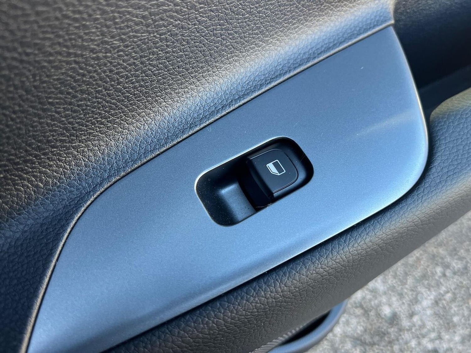 Used Kia Stonic 2024 for sale - 76627907: Photo 37