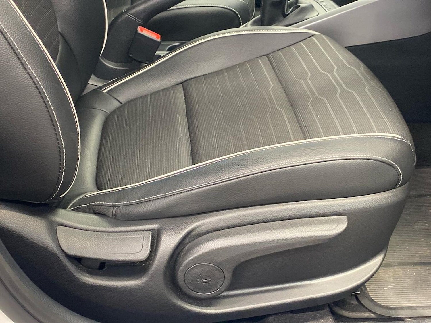 Used Kia Stonic 2022 for sale - 76911199: Photo 29