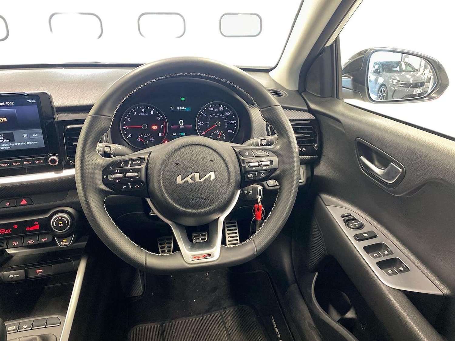 Used Kia Stonic 2022 for sale - 76911199: Photo 9