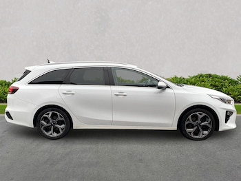 Used Kia Ceed 2018 for sale - 77677459: Photo