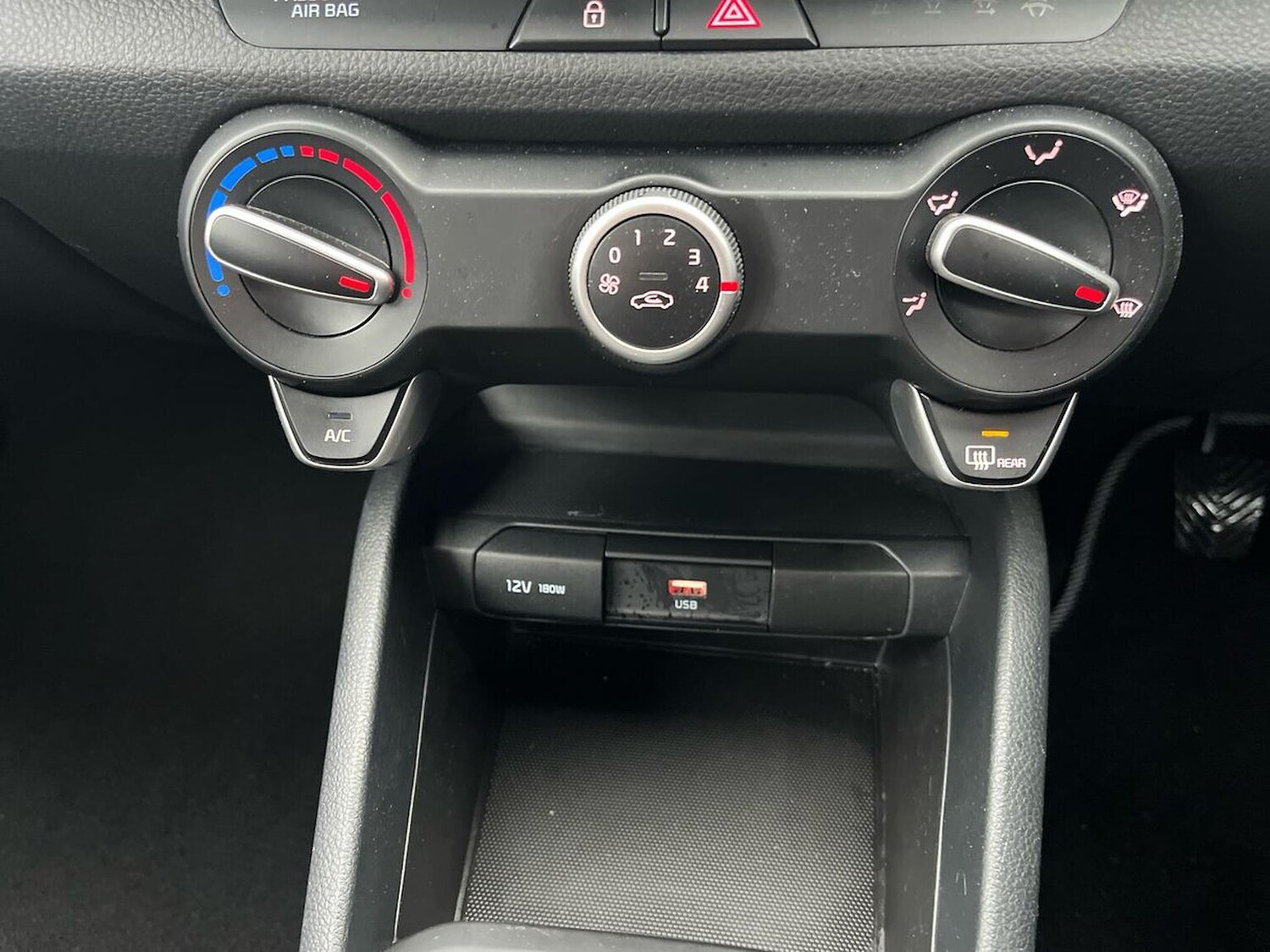 Used Kia Stonic 2024 for sale - 77488223: Photo 12