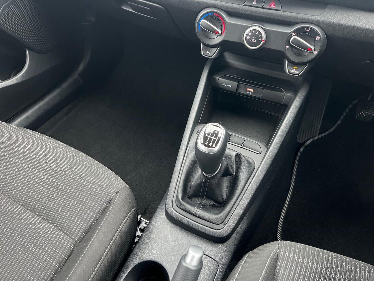 Used Kia Stonic 2024 for sale - 77488223: Photo 13