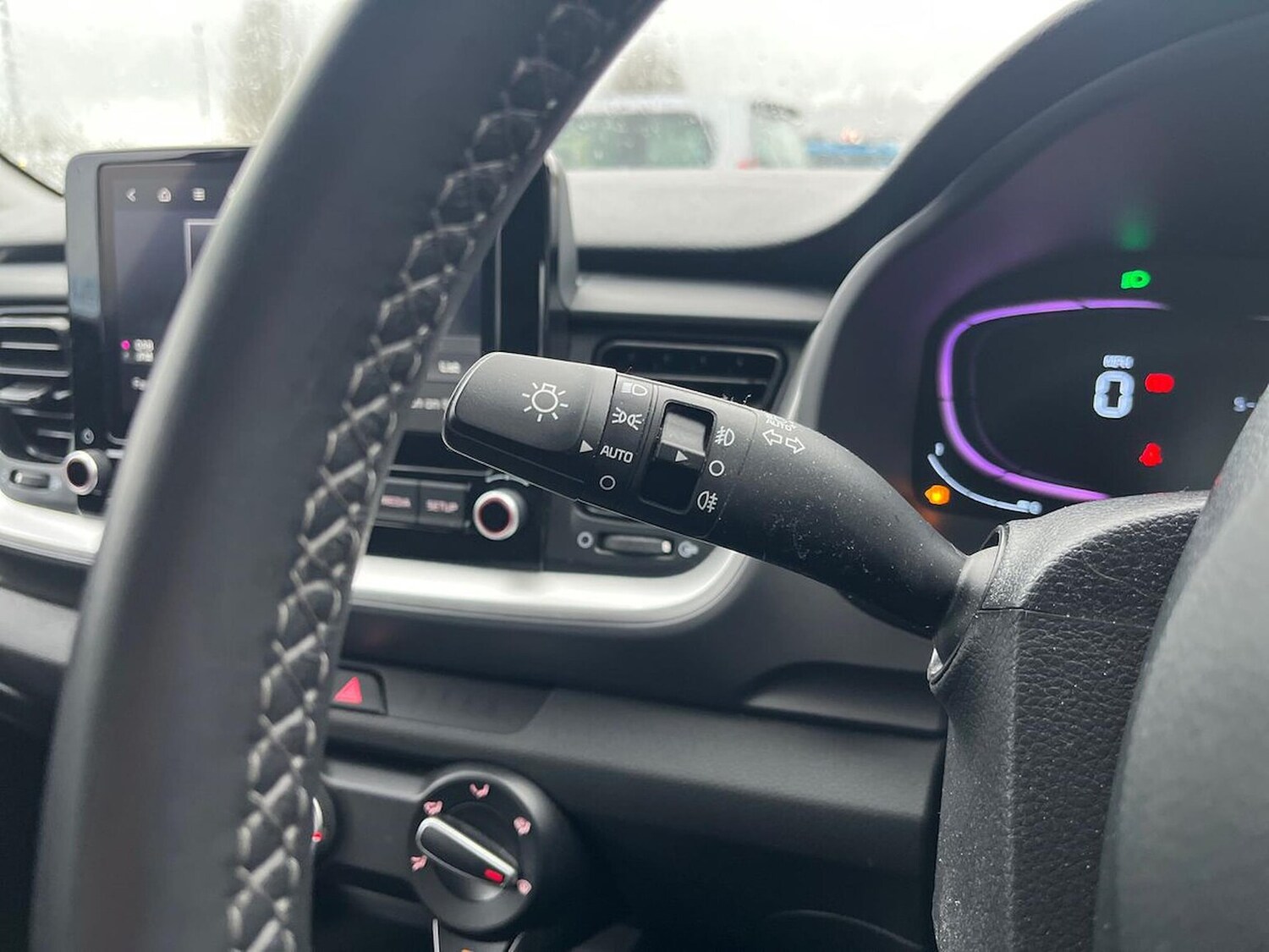 Used Kia Stonic 2024 for sale - 77488223: Photo 28