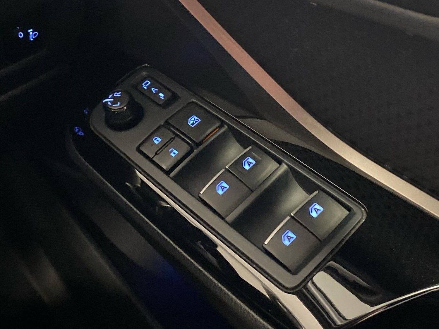 Used Toyota C-HR 2019 for sale - 76905080: Photo 21