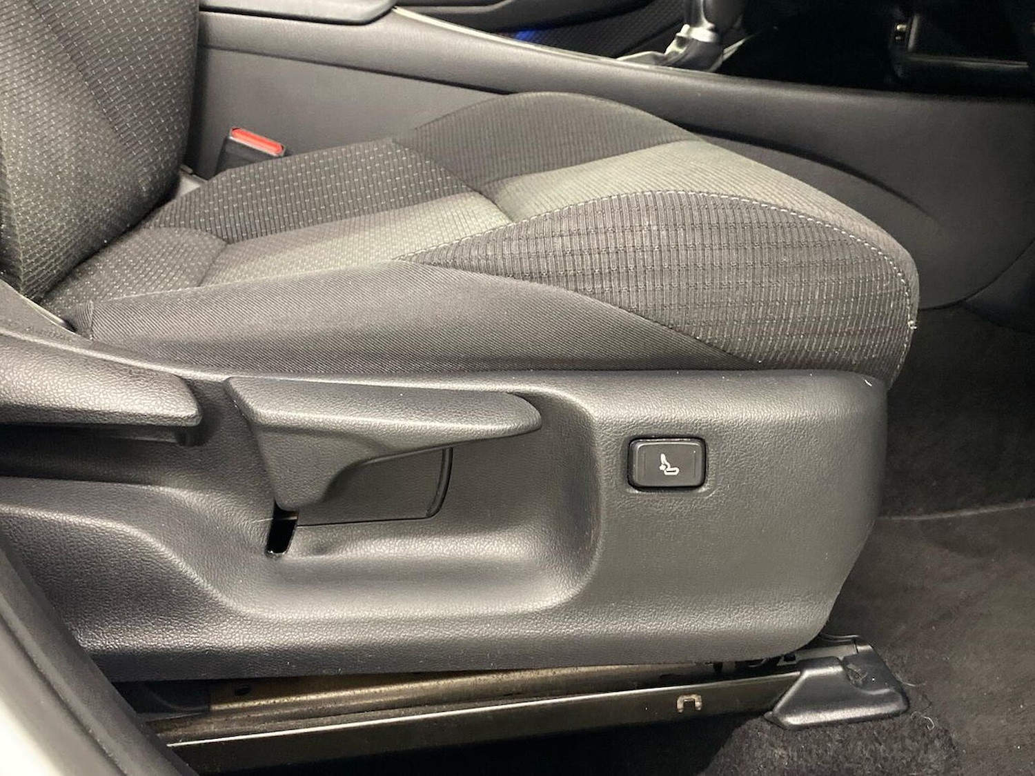 Used Toyota C-HR 2019 for sale - 76905080: Photo 29