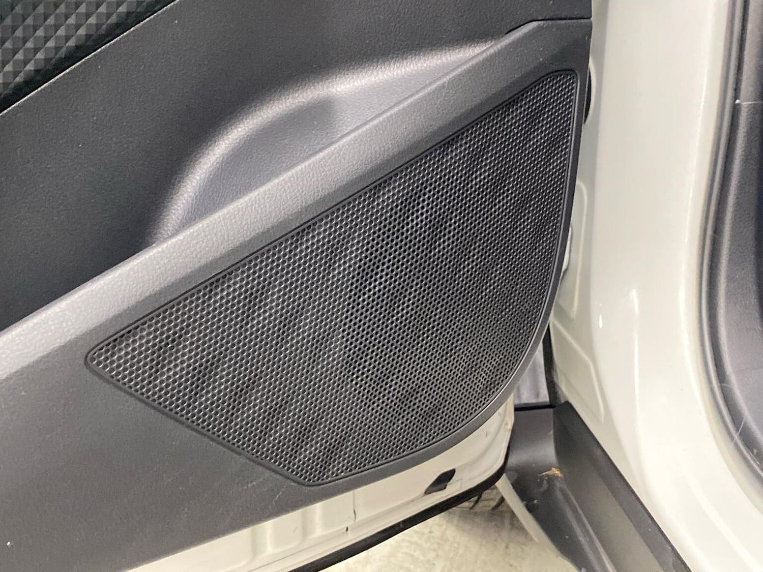 Used Toyota C-HR 2019 for sale - 76905080: Photo 30