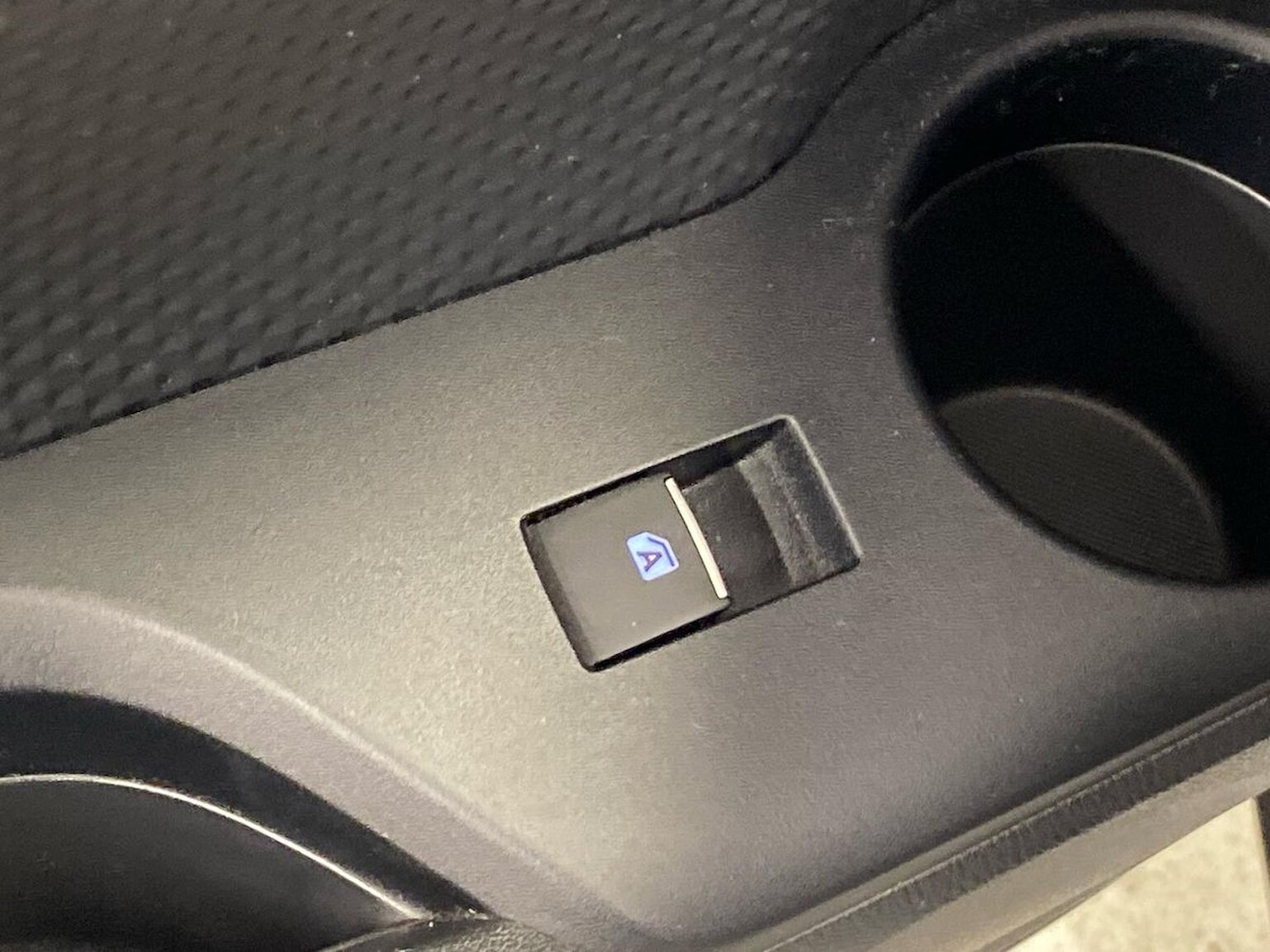 Used Toyota C-HR 2019 for sale - 76905080: Photo 40