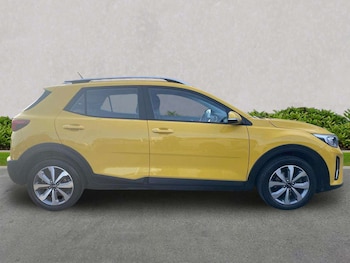 Used Kia Stonic 2023 for sale - 78615139: Photo