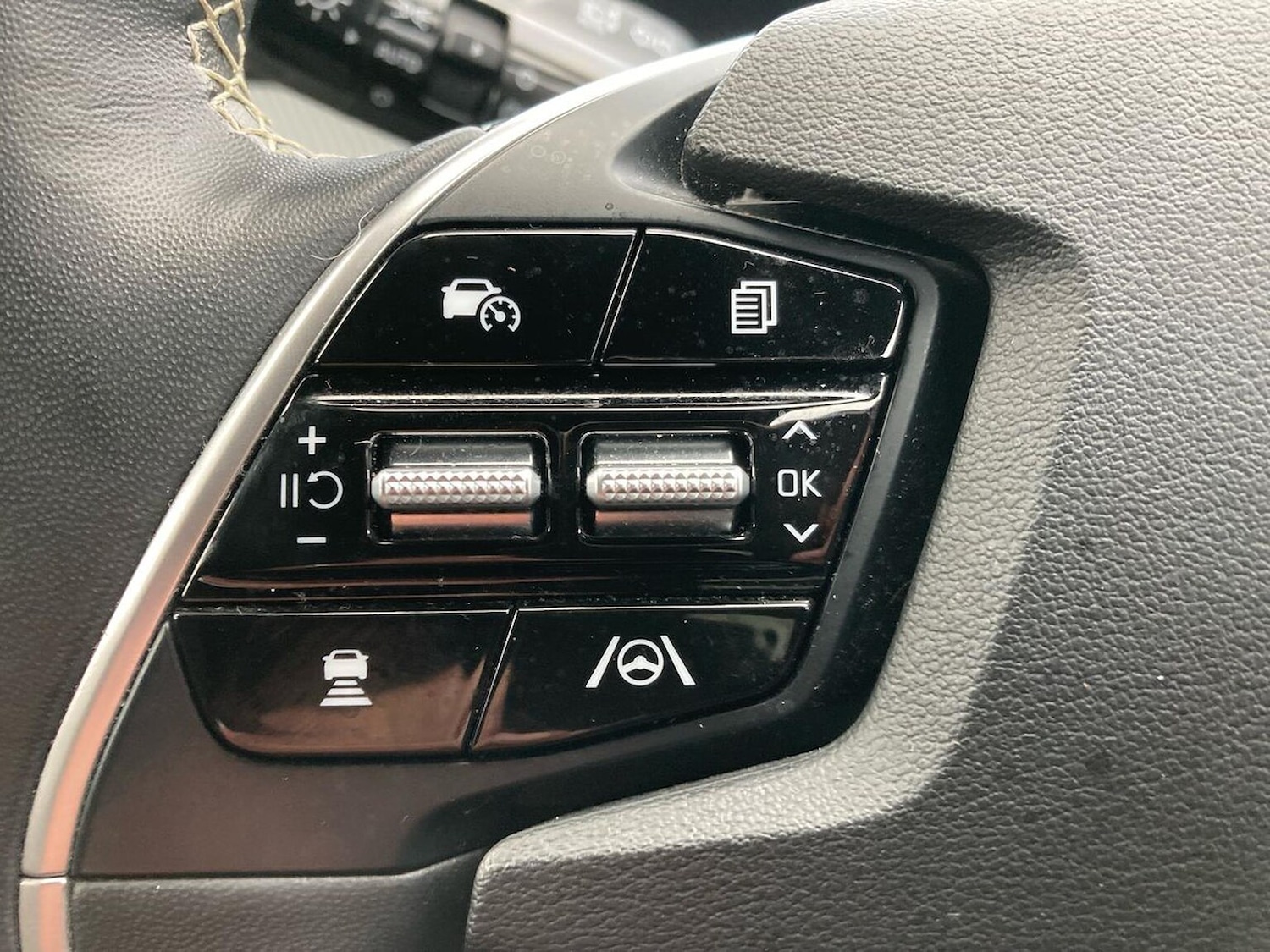 Used Kia EV6 2023 for sale - 77701299: Photo 24