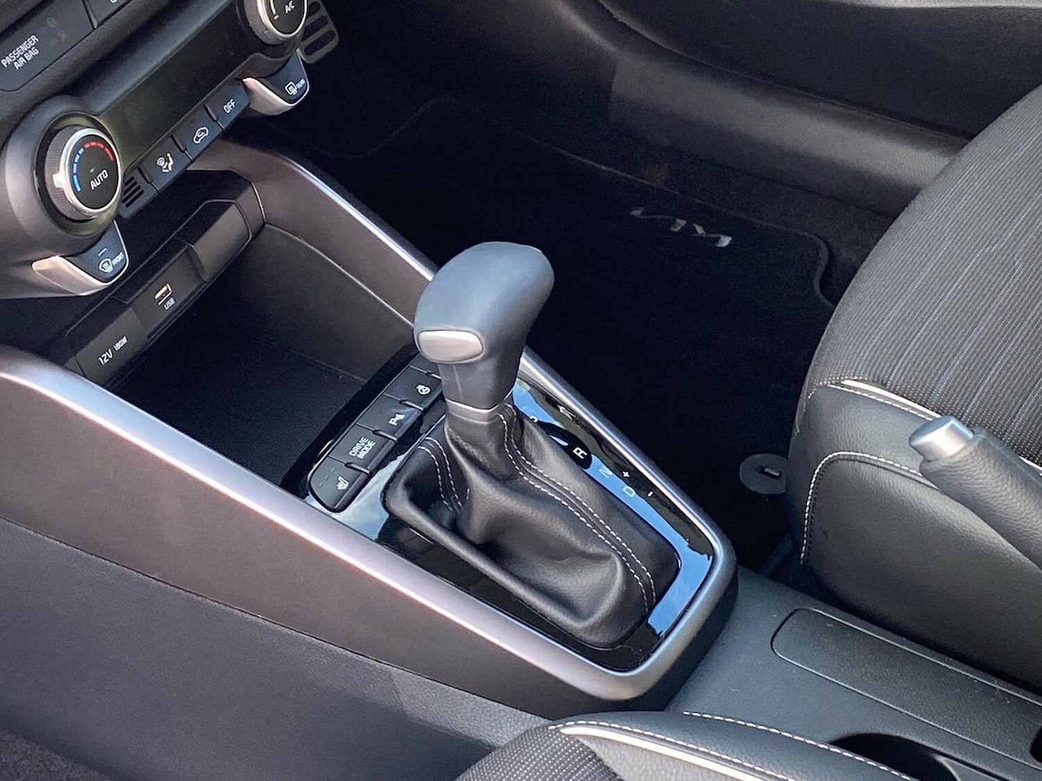 Used Kia Stonic 2025 for sale - 78176516: Photo 13