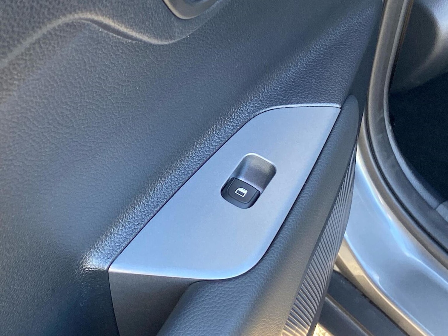 Used Kia Stonic 2025 for sale - 78176516: Photo 37