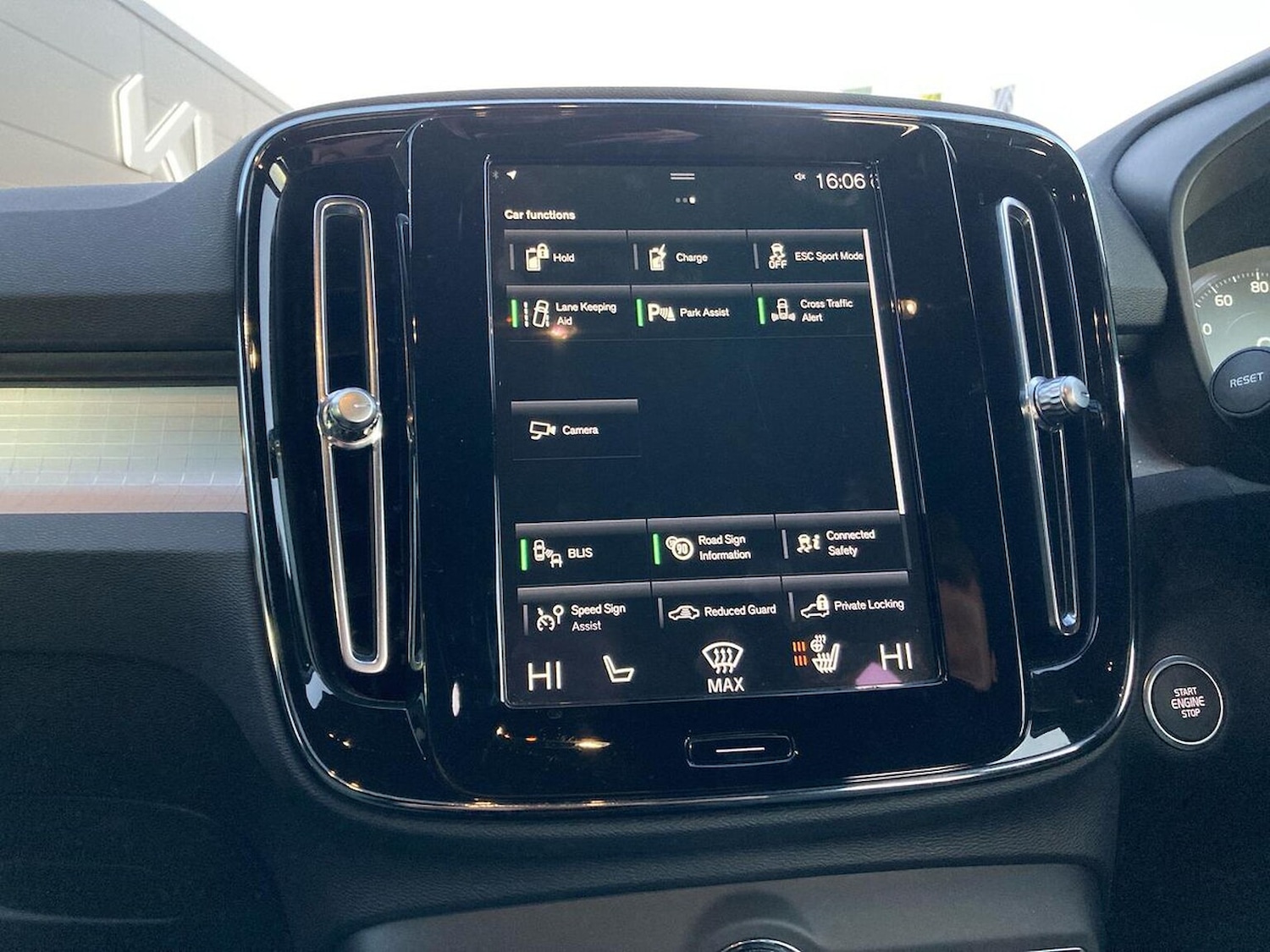 Used Volvo XC40 2022 for sale - 76719325: Photo 12