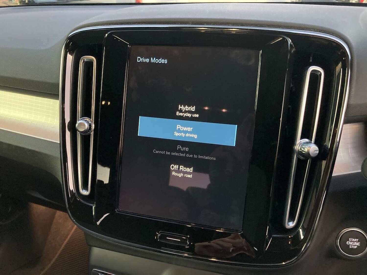 Used Volvo XC40 2022 for sale - 76719325: Photo 23