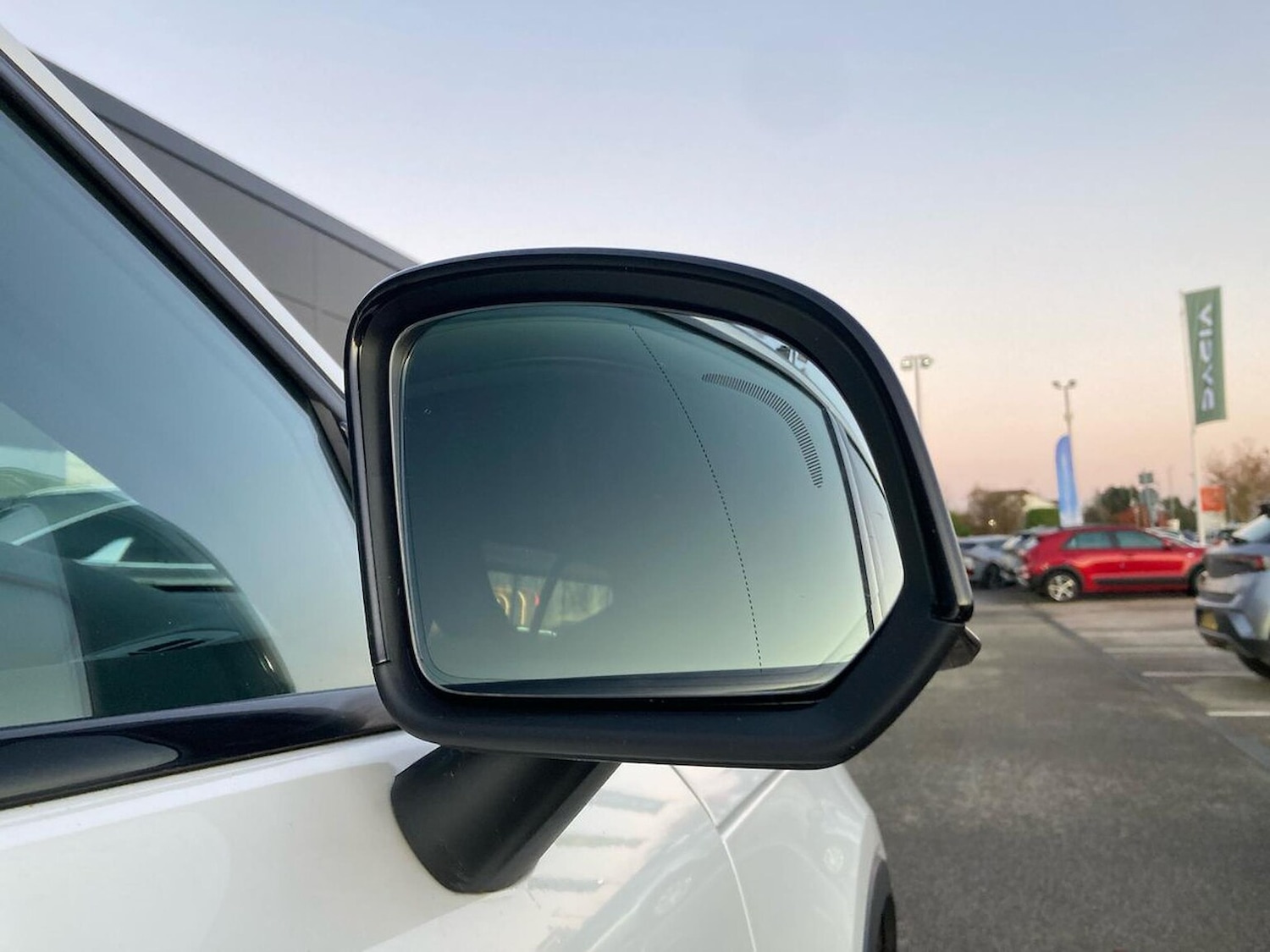 Used Volvo XC40 2022 for sale - 76719325: Photo 40