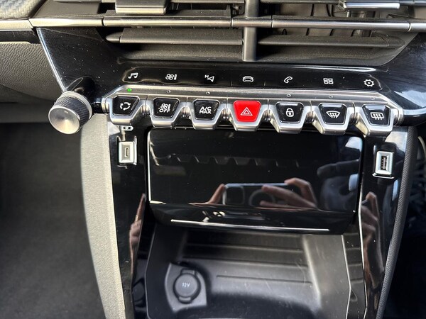Used Peugeot 208 2023 for sale - 76046017: Photo 12