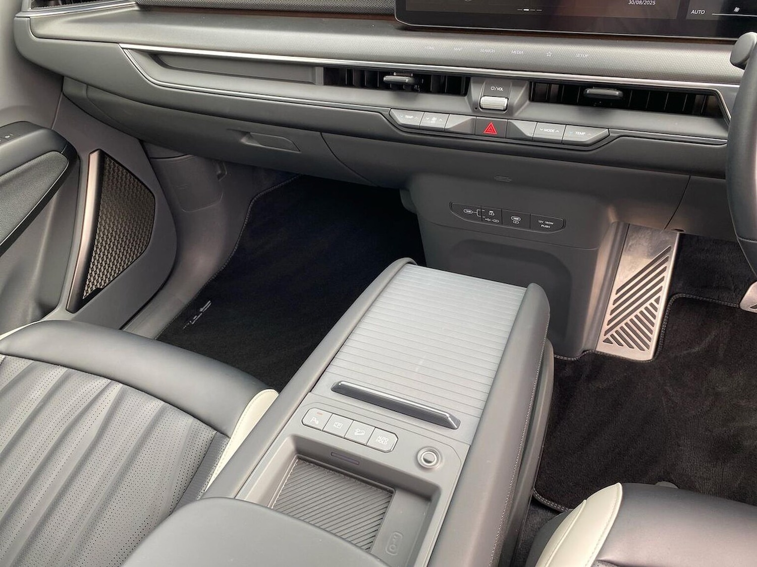 Used Kia EV9 2024 for sale - 76418226: Photo 13