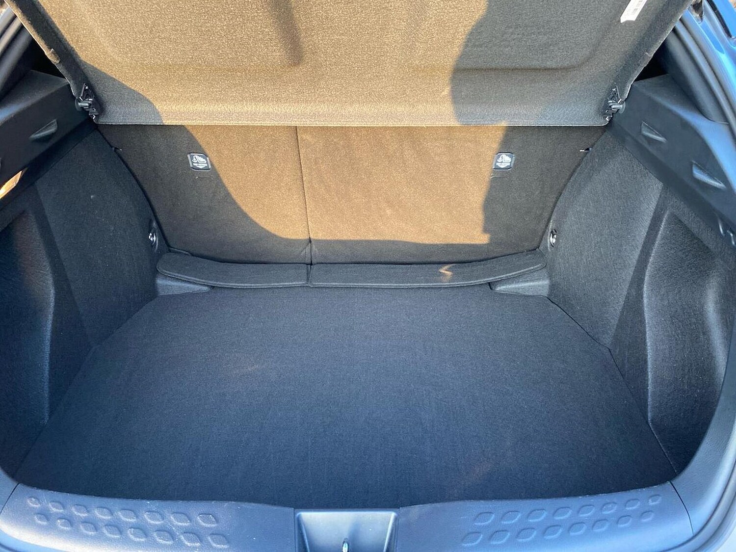 Used Toyota C-HR 2023 for sale - 78195659: Photo 17