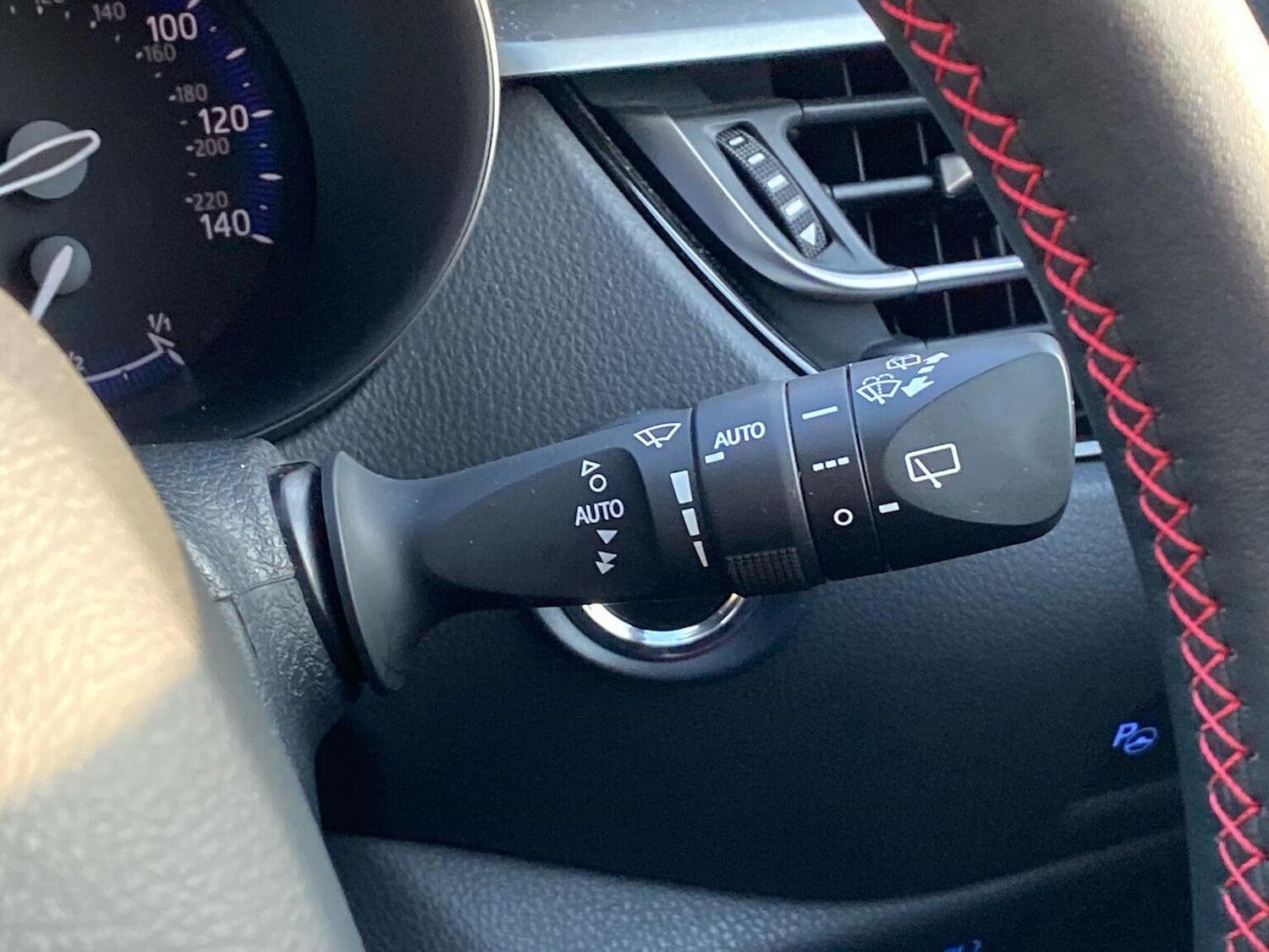 Used Toyota C-HR 2023 for sale - 78195659: Photo 27