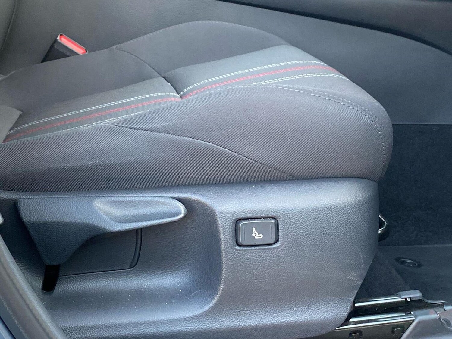 Used Toyota C-HR 2023 for sale - 78195659: Photo 29